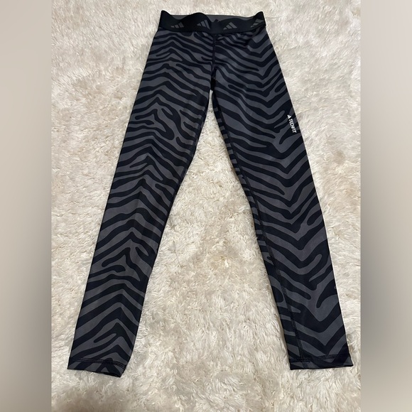 Adidas Women’s Size XS Black Zebra Print Leggings EUC - Picture 1 of 7